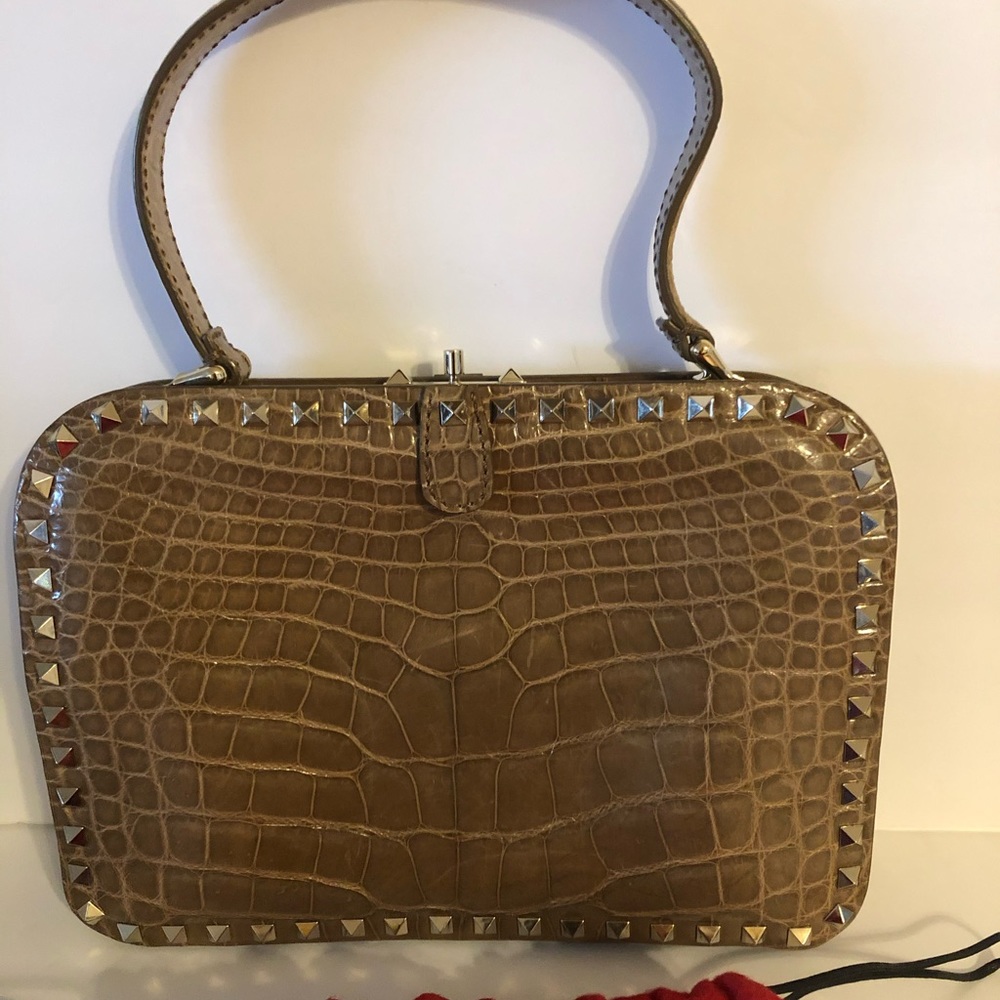 Valentino Garavani Rockstud Crocodile Hand Bag ๐ผ - Picture 5 of 12